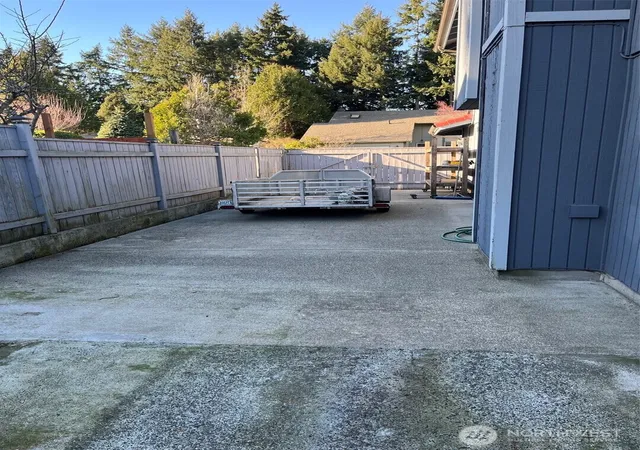 Photo 3 of Sale Pending at 9216 70th Street Sw, Lakewood, WA 98498 | MLS# NWM2486134 | Listing updated on 2026-09-25