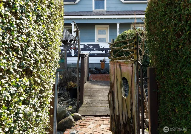 Photo 4 of Single family home for sale at 220 Morris St, La Conner, WA 98257 | MLS# NWM2486292 | Listing updated on 2026-09-27