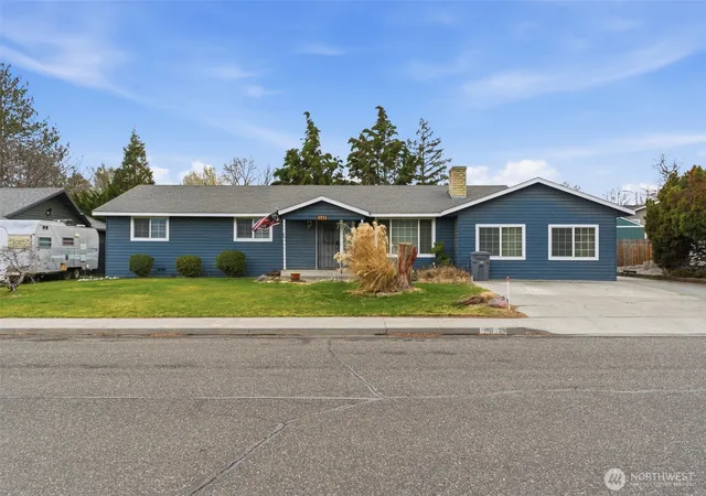 Photo 1 of Sale Pending at 1711 W 15th Avenue, Kennewick, WA 99337 | MLS# NWM2486509 | Listing updated on 2026-09-25