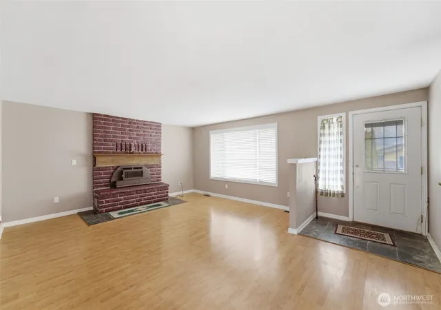 Photo 3 of Sale Pending at 1711 W 15th Avenue, Kennewick, WA 99337 | MLS# NWM2486509 | Listing updated on 2026-09-25