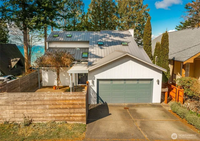 Photo 4 of Sale Pending at 6955 Birch Bay Dr, Blaine, WA 98230 | MLS# NWM2487052 | Listing updated on 2026-09-25