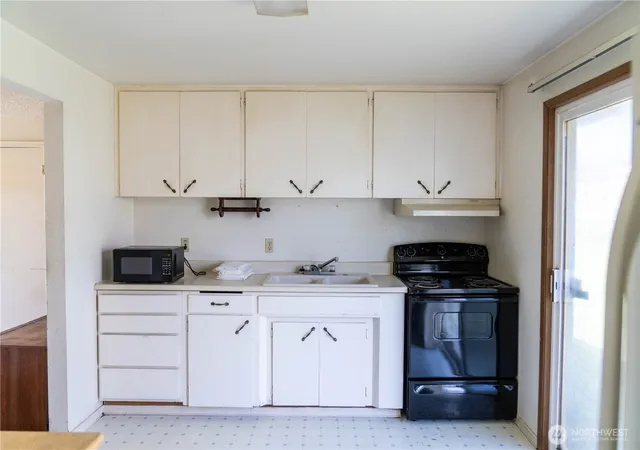 Photo 3 of Sale Pending at 10415 10423 Golden Given Rd E, Tacoma, WA 98445 | MLS# NWM2487537 | Listing updated on 2026-09-25