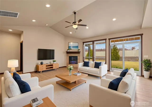 Photo 3 of Single family home for sale at 755 S Perry Ave, East Wenatchee, WA 98802 | MLS# NWM2487695 | Listing updated on 2026-09-30
