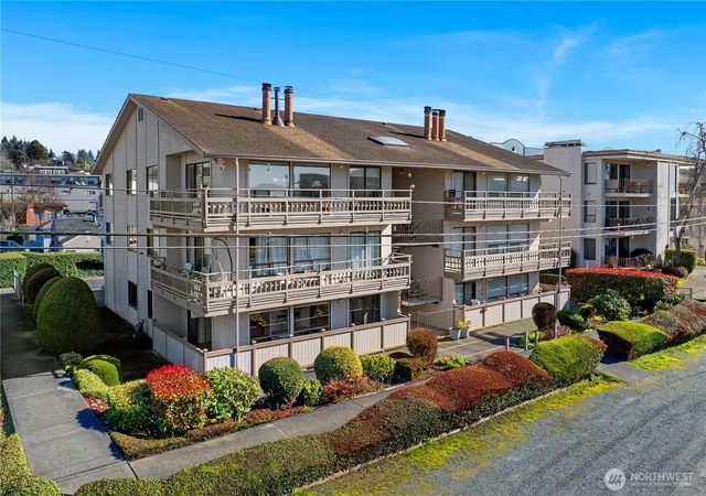 Photo 3 of Sale Pending at 22508 6th Avenue S #1, Des Moines, WA 98198 | MLS# NWM2488204 | Listing updated on 2026-09-25