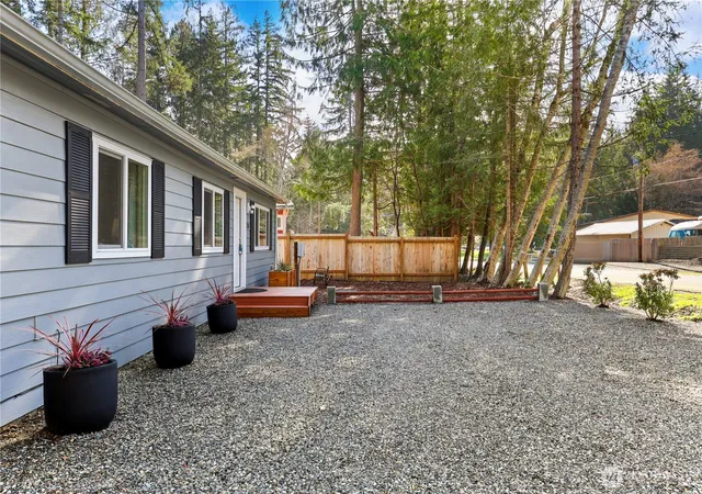 Photo 2 of Sale Pending at 350 E Lakeshore Dr, Shelton, WA 98584 | MLS# NWM2488997 | Listing updated on 2026-09-25