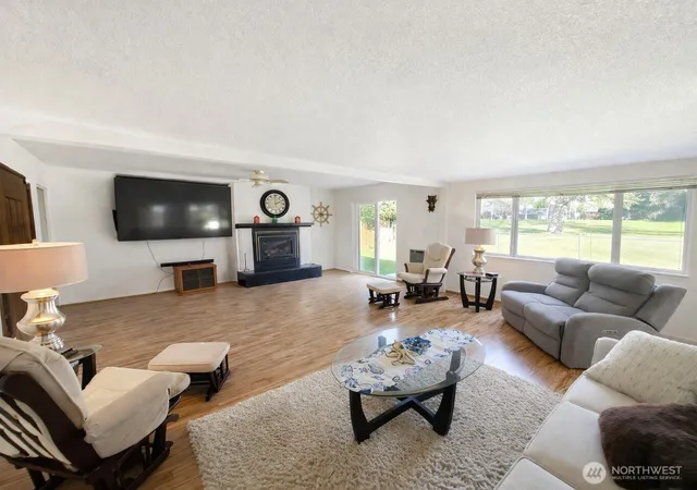 Photo 4 of Single family home for sale at 198 Octopus Ave NE, Ocean Shores, WA 98569 | MLS# NWM2489006 | Listing updated on 2026-09-23