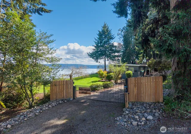 Photo 4 of Single family home for sale at 9513 Villa Beach Rd, Anderson Island, WA 98303 | MLS# NWM2489444 | Listing updated on 2026-09-24