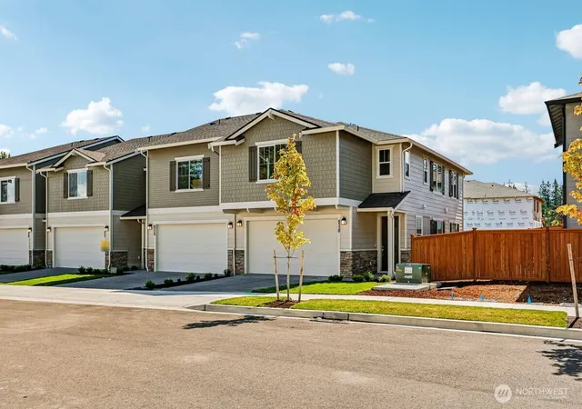 Photo 1 of Sale Pending at 8520 42nd Place Ne #ES76, Marysville, WA 98270 | MLS# NWM2490238 | Listing updated on 2026-09-21