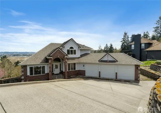 Photo 3 of Sale Pending at 5805 51st Avenue Ct E, Tacoma, WA 98443 | MLS# NWM2490339 | Listing updated on 2026-09-25