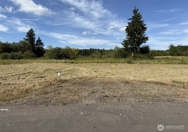 Photo 1 of Sale Pending at 17 Sunburst Ln, Onalaska, WA 98570 | MLS# NWM2490643 | Listing updated on 2026-07-14