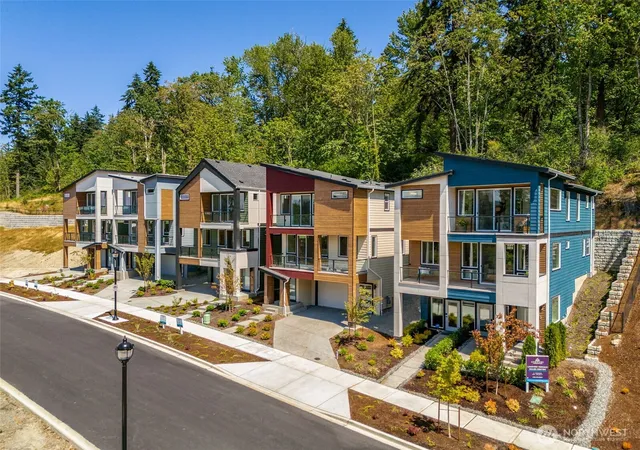 Photo 4 of Sale Pending at 4124 Aberdeen Way NE, Renton, WA 98056 | MLS# NWM2491108 | Listing updated on 2026-09-25