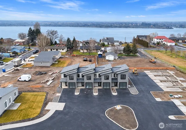 Photo 2 of Sale Pending at 601 Dorsing St #C19, Moses Lake, WA 98837 | MLS# NWM2491394 | Listing updated on 2026-09-25