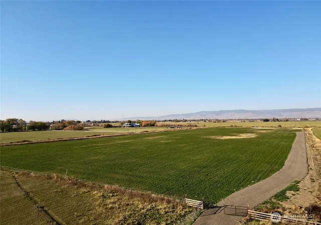 Photo 4 of Sale Pending at 2 Xx Lyons Rd, Ellensburg, WA 98926 | MLS# NWM2491496 | Listing updated on 2026-09-24