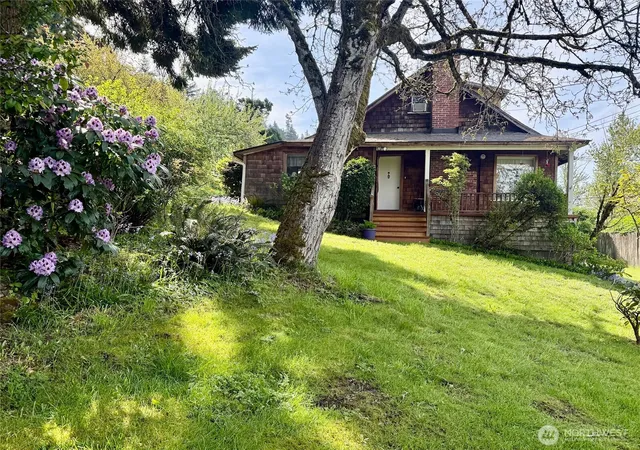 Photo 3 of Single family home for sale at 2642 E Lake Sammamish Pkwy Ne, Sammamish, WA 98074 | MLS# NWM2492089 | Listing updated on 2026-10-01