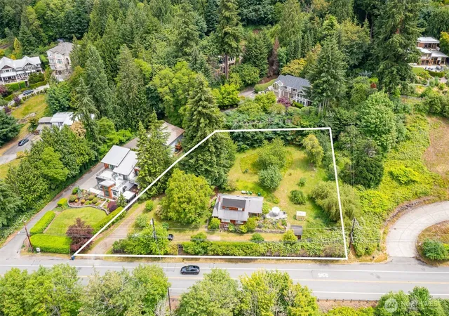 Photo 4 of Single family home for sale at 2642 E Lake Sammamish Pkwy NE, Sammamish, WA 98074 | MLS# NWM2492089 | Listing updated on 2026-10-01