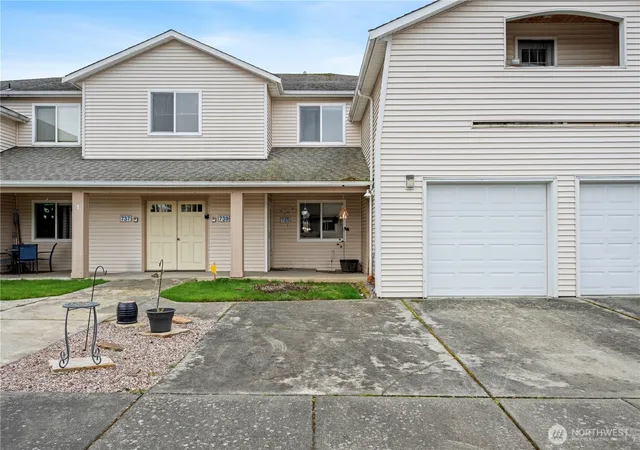 Photo 2 of Condo for sale at 739 Cascade Palms Ct #739, Sedro Woolley, WA 98284 | MLS# NWM2492117 | Listing updated on 2026-09-24