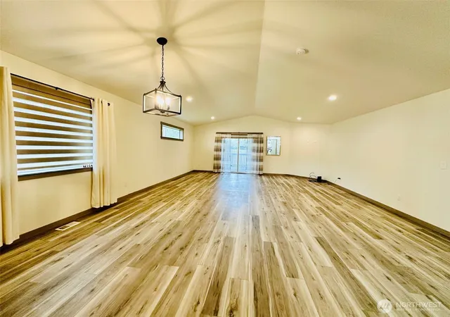 Photo 3 of Single family home for sale at 519 7th Avenue Nw, Chehalis, WA 98532 | MLS# NWM2492382 | Listing updated on 2026-10-05