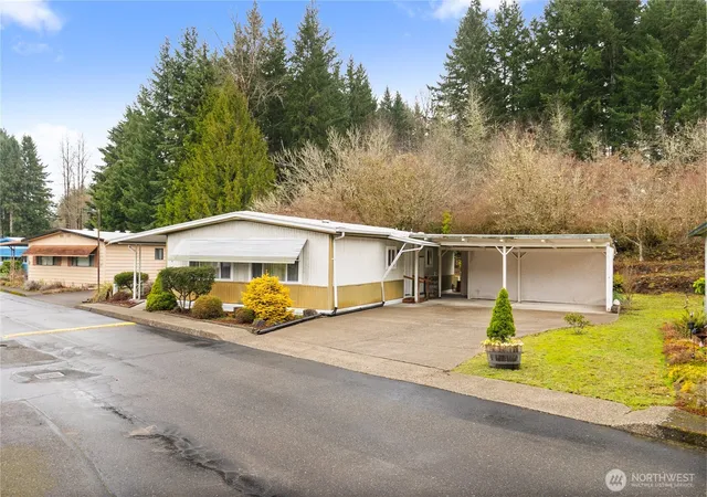 Photo 3 of Sale Pending at 1841 Trosper Rd Sw #14, Tumwater, WA 98512 | MLS# NWM2492396 | Listing updated on 2026-09-25