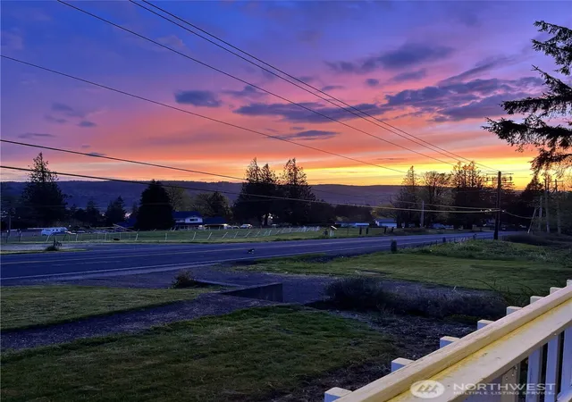 Photo 3 of Sale Pending at 622 Mount Pleasant Rd, Kelso, WA 98626 | MLS# NWM2492508 | Listing updated on 2026-09-25
