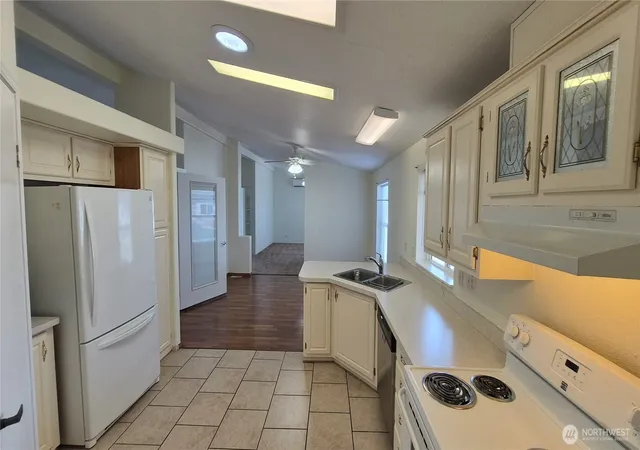 Photo 3 of Manufactured home for sale at 1918 Harrison Ave #34, Centralia, WA 98531 | MLS# NWM2494000 | Listing updated on 2026-09-28
