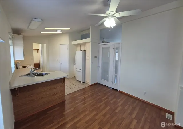 Photo 4 of Manufactured home for sale at 1918 Harrison Ave #34, Centralia, WA 98531 | MLS# NWM2494000 | Listing updated on 2026-09-28