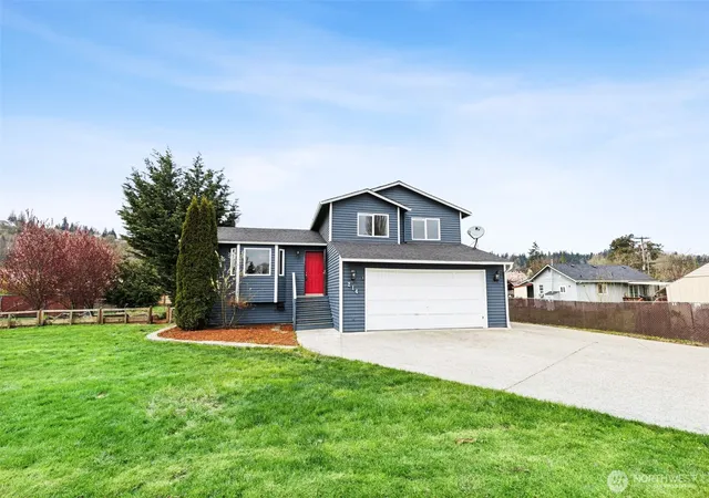 Photo 2 of Single family home for sale at 214 10th Avenue N, Algona, WA 98001 | MLS# NWM2494466 | Listing updated on 2026-09-29