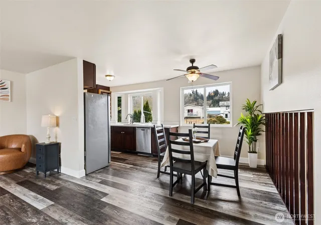 Photo 4 of Single family home for sale at 214 10th Avenue N, Algona, WA 98001 | MLS# NWM2494466 | Listing updated on 2026-09-29