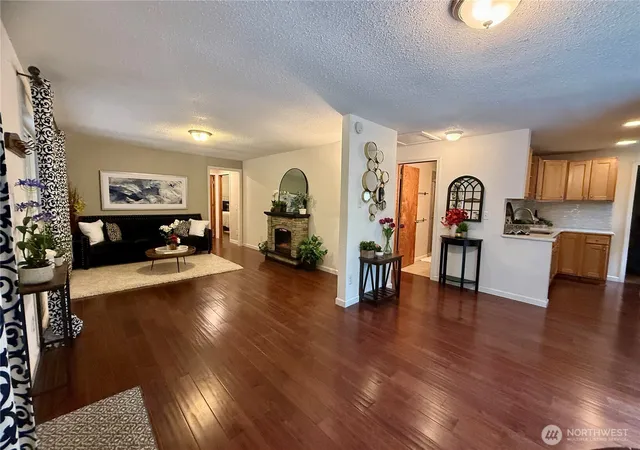 Photo 3 of Single family home for sale at 961 N Potlatch Dr, Hoodsport, WA 98548 | MLS# NWM2494628 | Listing updated on 2026-10-09