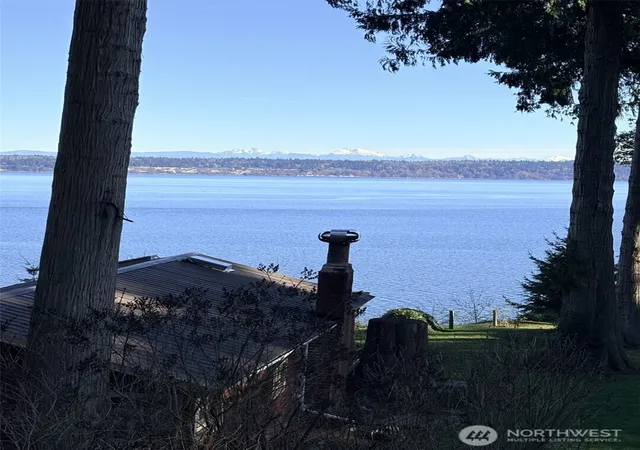 Photo 4 of Sale Pending at 3817 Bells Beach Rd, Langley, WA 98260 | MLS# NWM2494795 | Listing updated on 2026-08-27
