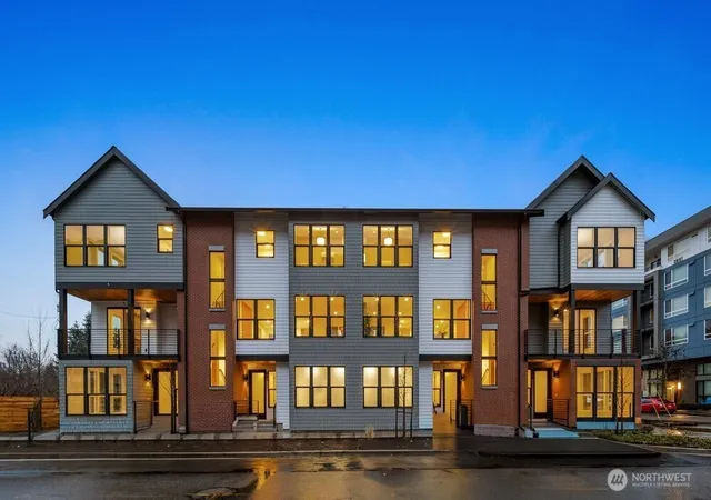 Townhouse for sale at 695 NW Locust St (homesite #9), Issaquah, WA 98027 | MLS# NWM2495077