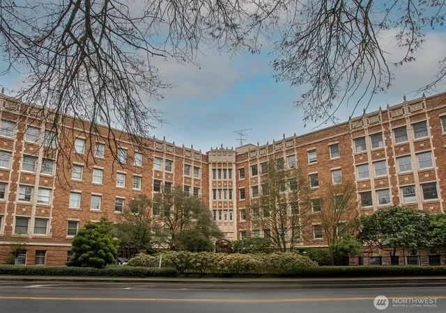 Photo 2 of Sale Pending at 5810 Ne Cowen Pl #305, Seattle, WA 98105 | MLS# NWM2495225 | Listing updated on 2026-09-25