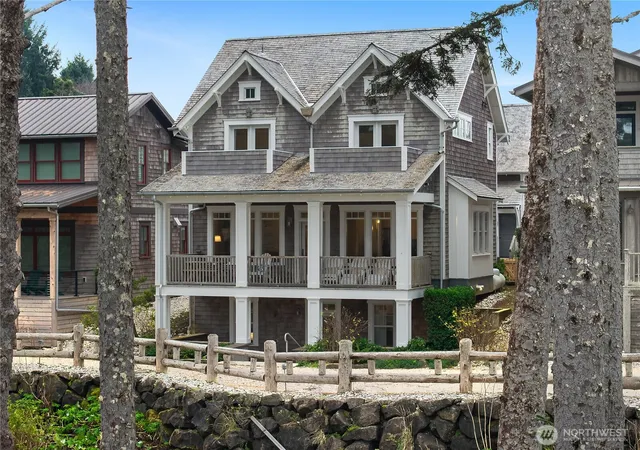 Photo 1 of Sale Pending at 21 N Glen Ln, Pacific Beach, WA 98571 | MLS# NWM2495352 | Listing updated on 2026-09-28