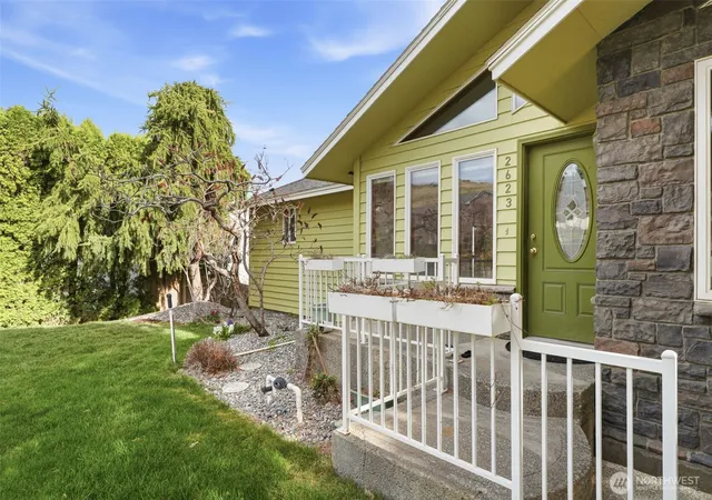 Photo 3 of Sale Pending at 2623 S Kellog St, Kennewick, WA 99338 | MLS# NWM2495641 | Listing updated on 2026-10-05
