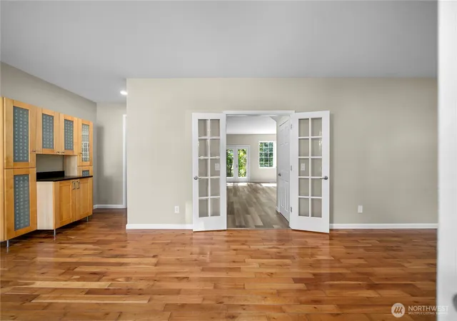 Photo 3 of Single family home for sale at 25401 Kanasket Dr, Black Diamond, WA 98010 | MLS# NWM2495765 | Listing updated on 2026-09-21