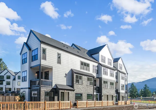 Photo 1 of Townhouse for sale at 728 Newport Way Nw, Issaquah, WA 98027 | MLS# NWM2495857 | Listing updated on 2026-07-11