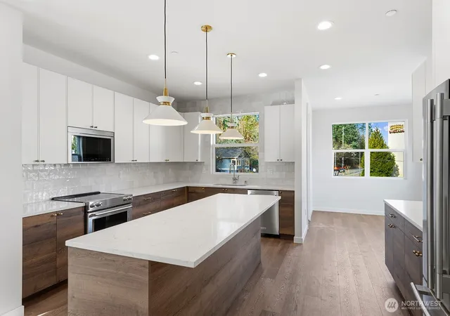 Photo 3 of Townhouse for sale at 728 Newport Way NW, Issaquah, WA 98027 | MLS# NWM2495857 | Listing updated on 2026-07-11
