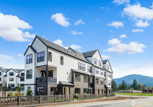 Photo 2 of Townhouse for sale at 714 Newport Way Nw, Issaquah, WA 98027 | MLS# NWM2495866 | Listing updated on 2026-07-11