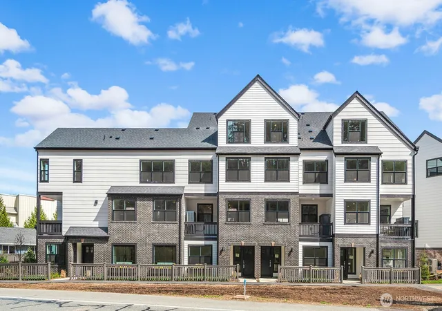 Photo 3 of Townhouse for sale at 714 Newport Way Nw, Issaquah, WA 98027 | MLS# NWM2495866 | Listing updated on 2026-07-11