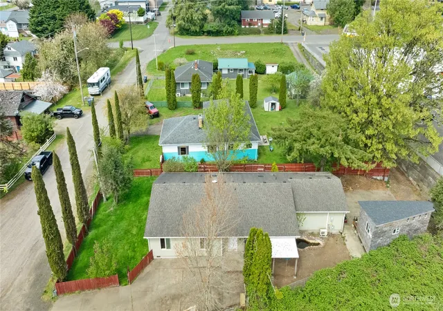 Photo 2 of Single family home for sale at 320 S 4th Street, Elma, WA 98541 | MLS# NWM2496111 | Listing updated on 2026-09-25