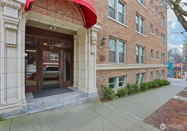 Photo 2 of Condo for sale at 505 E Denny Way #301, Seattle, WA 98122 | MLS# NWM2496327 | Listing updated on 2026-10-27