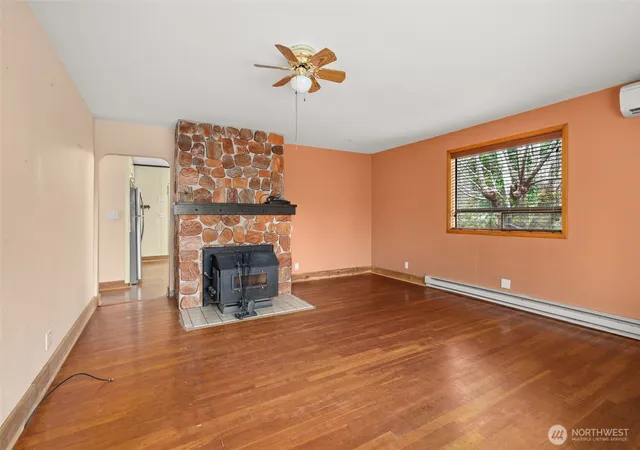 Photo 4 of Sale Pending at 1905 Gerber St, Raymond, WA 98577 | MLS# NWM2496734 | Listing updated on 2026-09-19