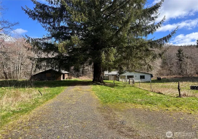 Photo 2 of Sale Pending at 310 Butte Crk Rd, Raymond, WA 98577 | MLS# NWM2496791 | Listing updated on 2026-09-25