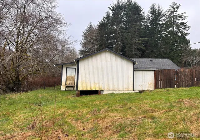 Photo 3 of Sale Pending at 310 Butte Crk Rd, Raymond, WA 98577 | MLS# NWM2496791 | Listing updated on 2026-09-25