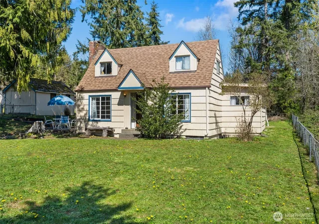 Photo 1 of Single family home for sale at 102 W Poplar St, Shelton, WA 98584 | MLS# NWM2497002 | Listing updated on 2026-10-15