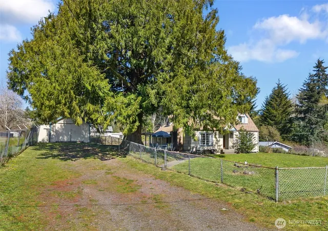 Photo 3 of Single family home for sale at 102 W Poplar St, Shelton, WA 98584 | MLS# NWM2497002 | Listing updated on 2026-10-15