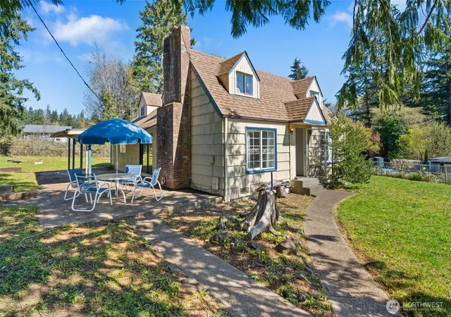 Photo 3 of Single family home for sale at 102 W Poplar St, Shelton, WA 98584 | MLS# NWM2497002 | Listing updated on 2026-10-15