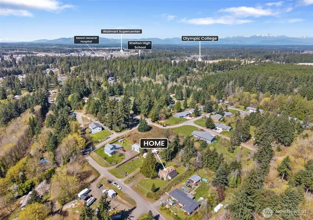 Photo 4 of Single family home for sale at 102 W Poplar St, Shelton, WA 98584 | MLS# NWM2497002 | Listing updated on 2026-10-15