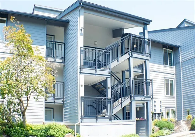 Condo for sale at 2611 Northeast 4th #234, Renton, WA 98056 | MLS# NWM2497254