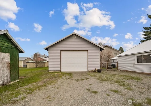 Photo 3 of Single family home for sale at 714 Madison Ave, South Cle Elum, WA 98943 | MLS# NWM2497302 | Listing updated on 2026-09-23