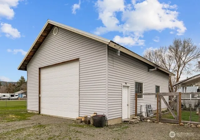 Photo 4 of Single family home for sale at 714 Madison Ave, South Cle Elum, WA 98943 | MLS# NWM2497302 | Listing updated on 2026-09-23